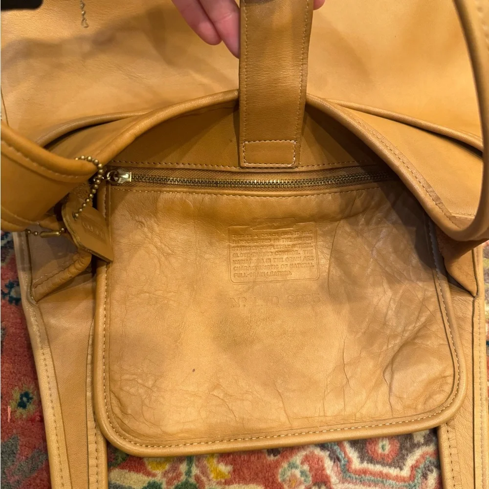 Rare Vintage Coach Ergo Shopper Shoulder Bag 9035 in “Toffee” Tan Leather - Picture 14 of 15